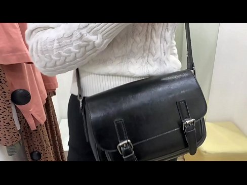 ❤️ Публичная мастурбация молоденькой сучки ФералБерри с дилдо в примерочной ☑ Анальное видео у нас ️❤