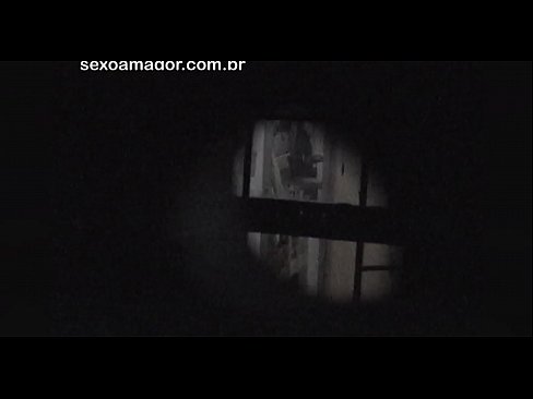 ❤️ Блондинку тайно снимает на видео соседский вуайерист, спрятанный за полыми кирпичами ☑ Анальное видео у нас ️❤