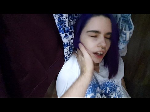 ❤️ Нашел сестренку в шкафу и помог кончить ☑ Анальное видео у нас ️❤