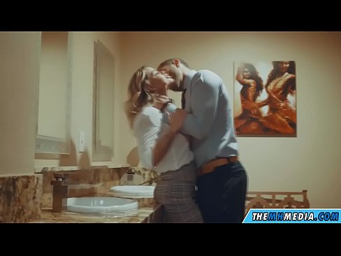 ❤️ когда грудастая блондинка соблазняет тебя в общественном туалете ☑ Анальное видео у нас ️❤